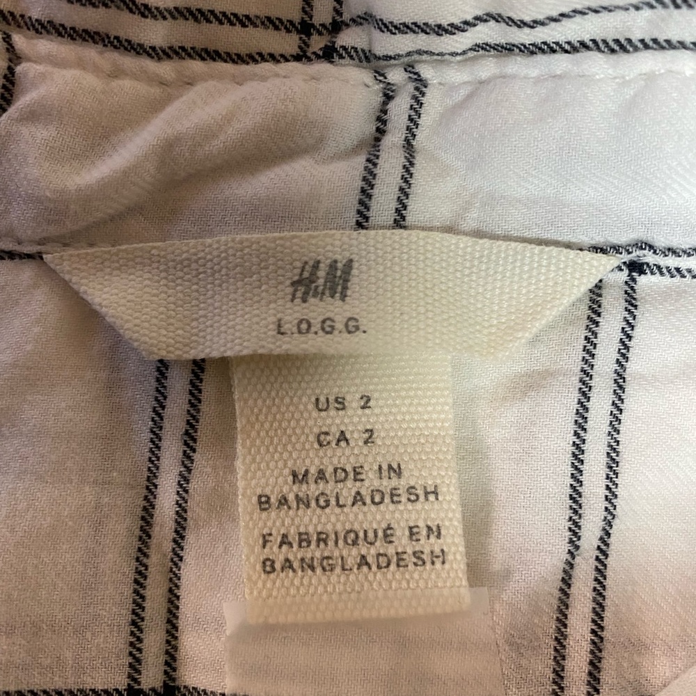 H&M Long Sleeve Button Up Blouse Women’s Size 2 - Picture 3 of 4